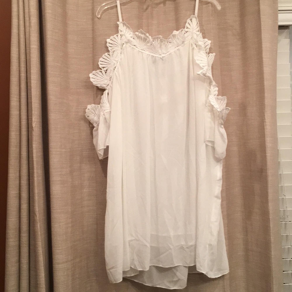 Summer dress. Off the shoulder sleeves.